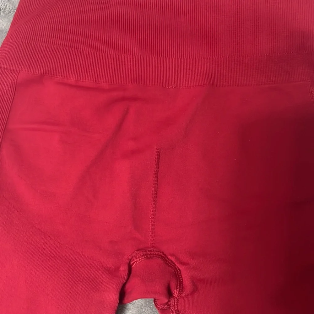 Lululemon Zone In crop - Picture 5 of 6